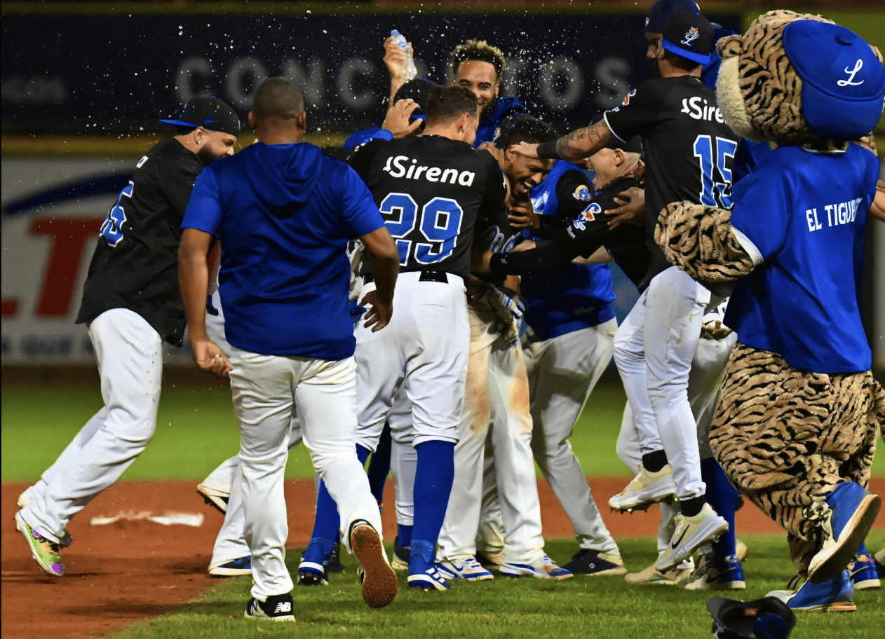 Tigres de Licey deja tendido a Estrellas Orientales en la décima entrada y consigue boleto a la Serie Final de LiDom